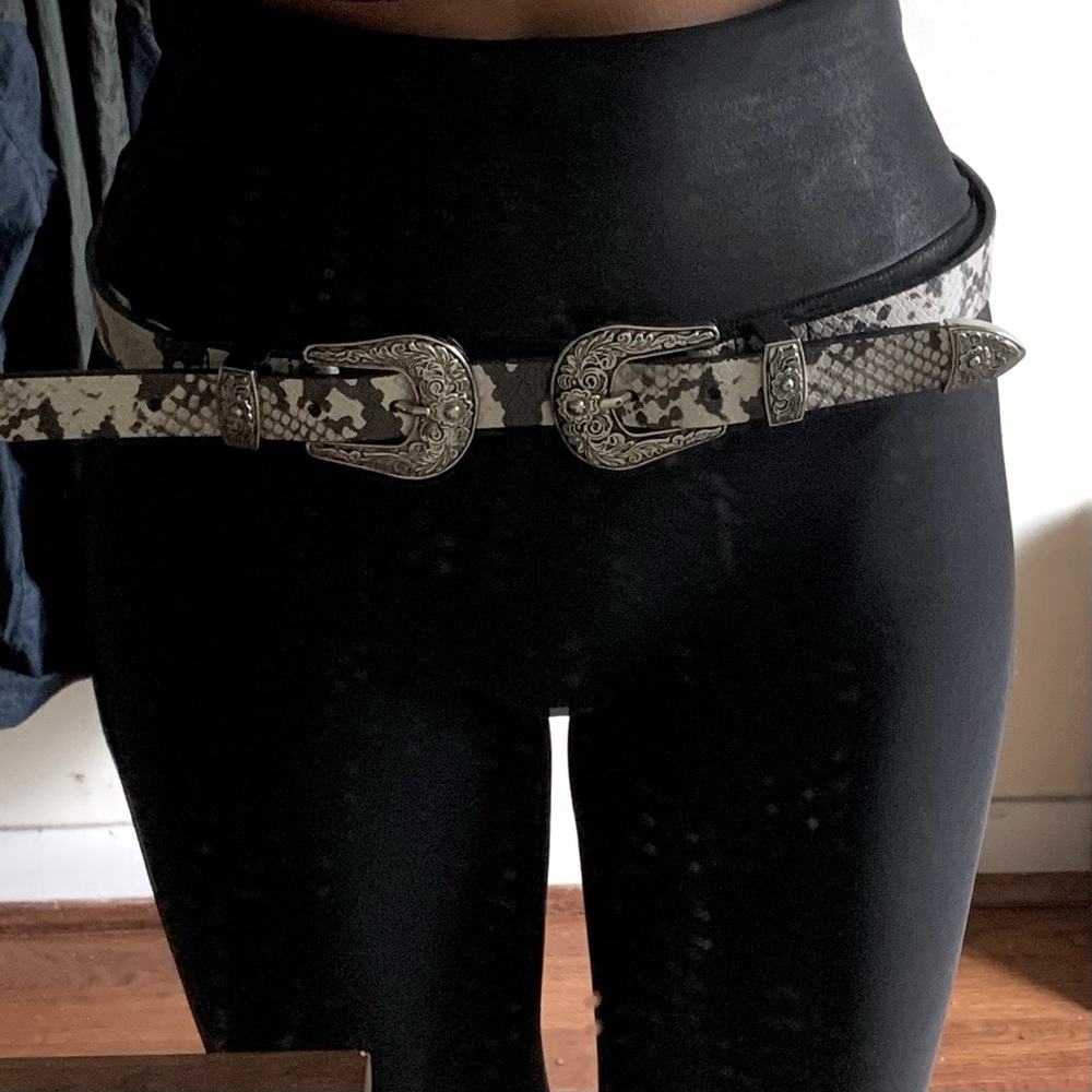 Express double buckle